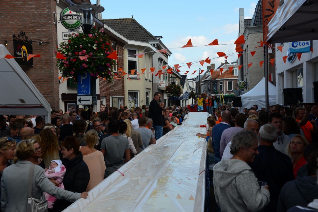 ../Images/Donderdag kermis 064.jpg